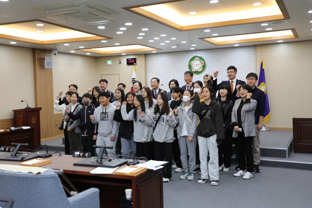 '양양더나은교육지구 다행 프로젝트 팀 의회 방문' 게시글의 사진(2) '359A6411.JPG'